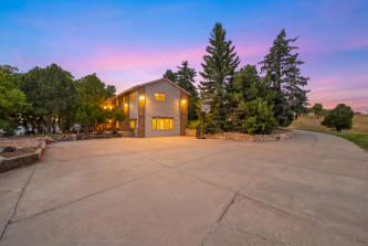 FOR SALE: 806 Twin Oaks Road | Castle Rock CO 80109 Twin Oaks - an equestrian community with bridle trails in Castle Rock