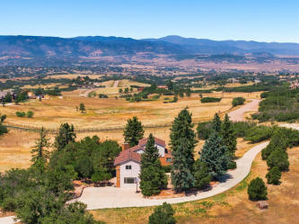 FOR SALE: 806 Twin Oaks Road | Castle Rock CO 80109 Twin Oaks - an equestrian community with bridle trails in Castle Rock